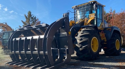 Wheel Loader w/Root Rake Grapple